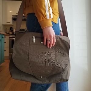 Baggallini messenger bag